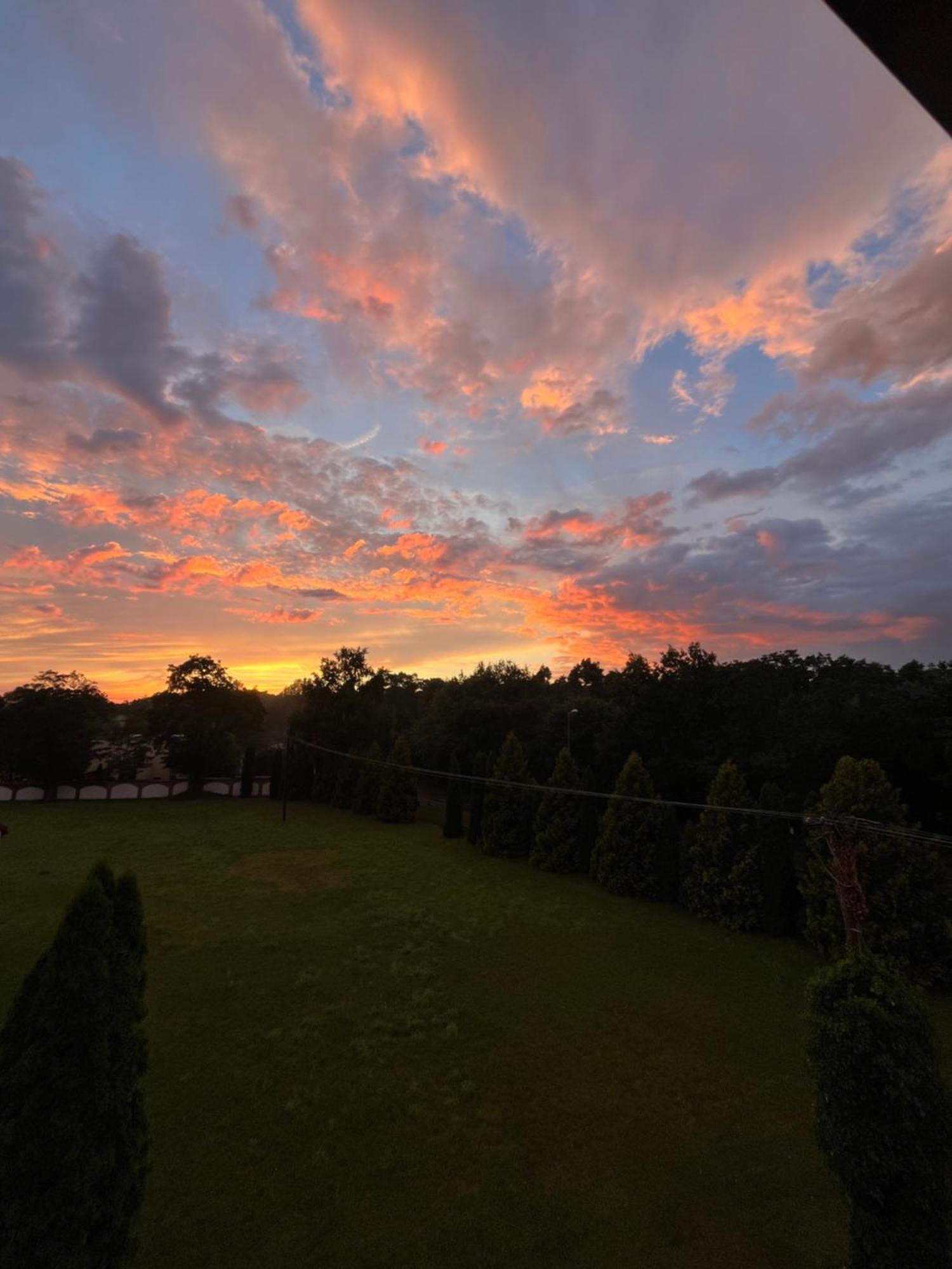 Dworek Biesiadny Radzewice Esterno foto